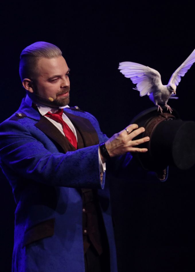 Александр Плотников. 10 лет в шляпе